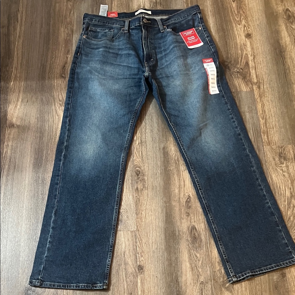 Levi's Straight Fit Jeans in Deep Blue